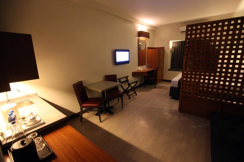 فندق مانيلافي  ميكروتيل باي ويندهام يو بي تكنوهاب الغرفة الصورة